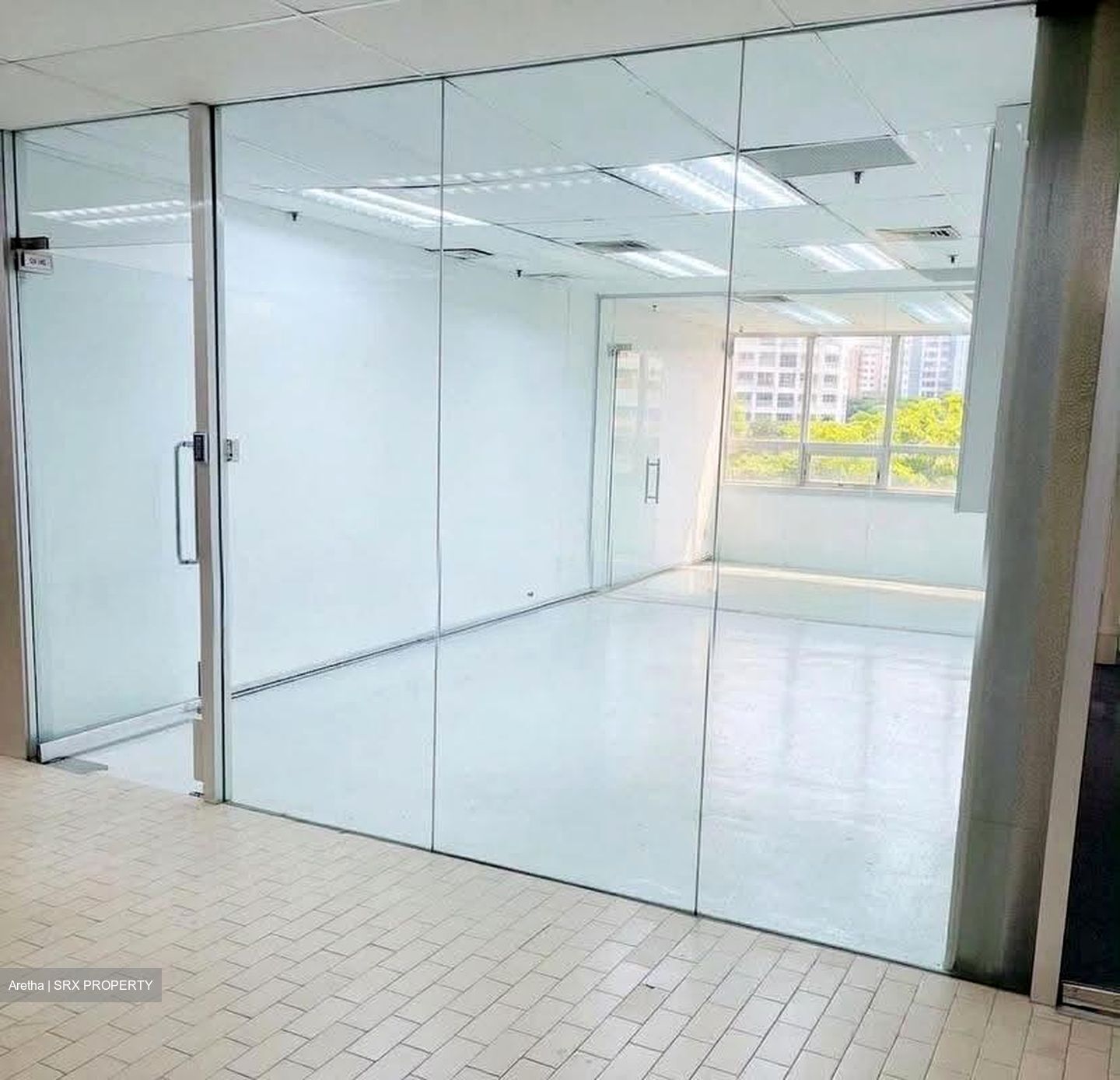 North Bridge Centre (D7), Office #627362121